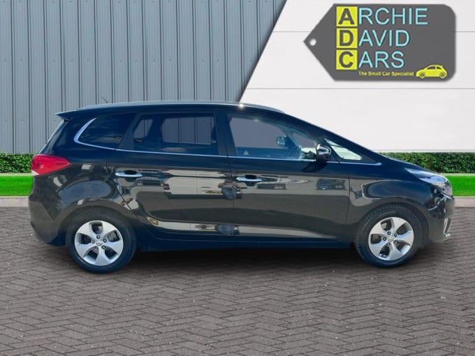 2016 Kia Carens