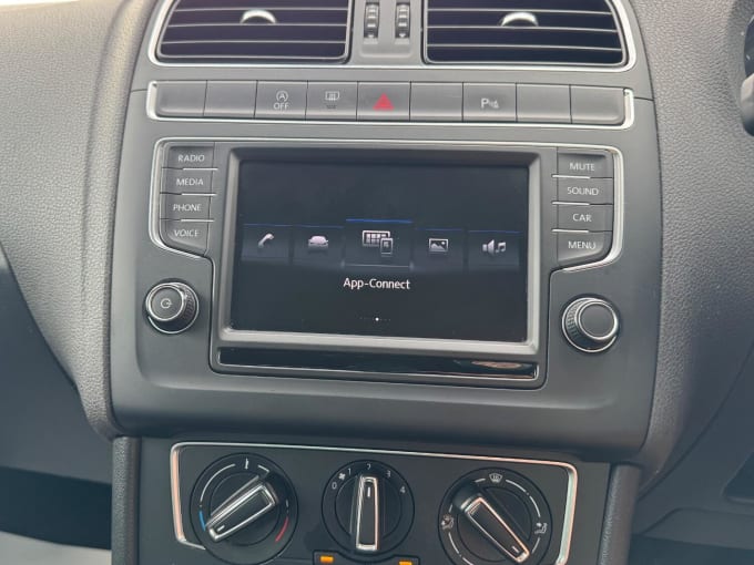 2017 Volkswagen Polo