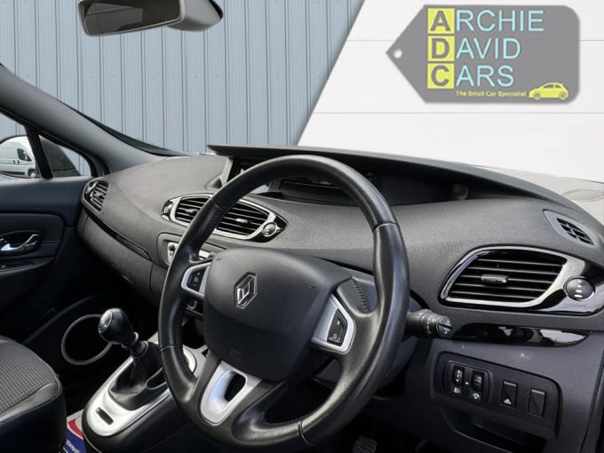 2012 Renault Grand Scenic