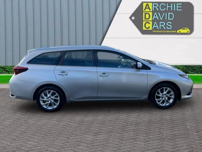 2015 Toyota Auris