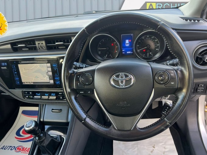 2015 Toyota Auris