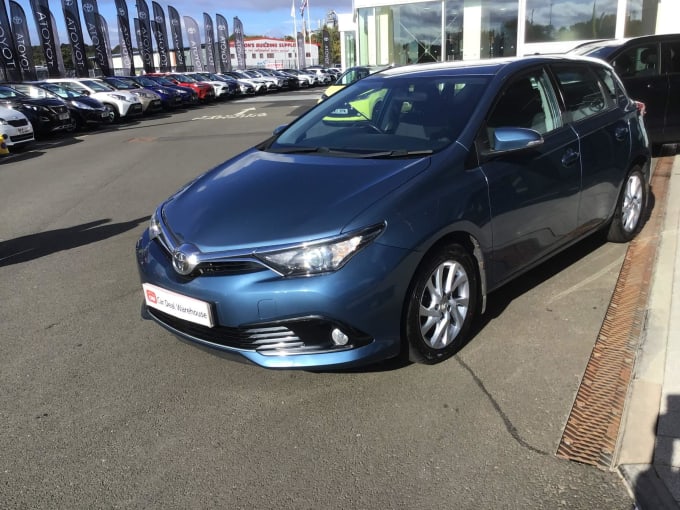 2015 Toyota Auris