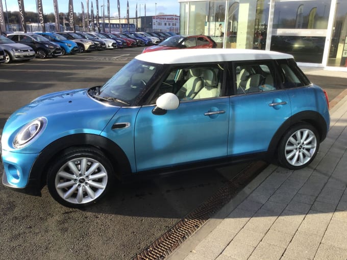 2018 Mini Hatch