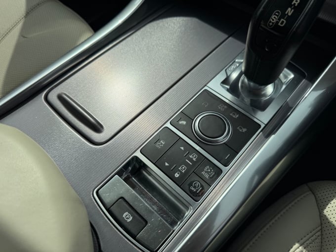2025 Land Rover Range Rover Sport