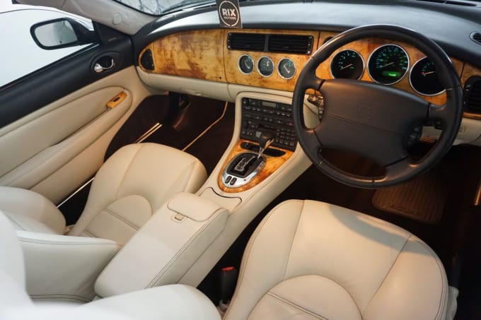 2005 Jaguar Xk8