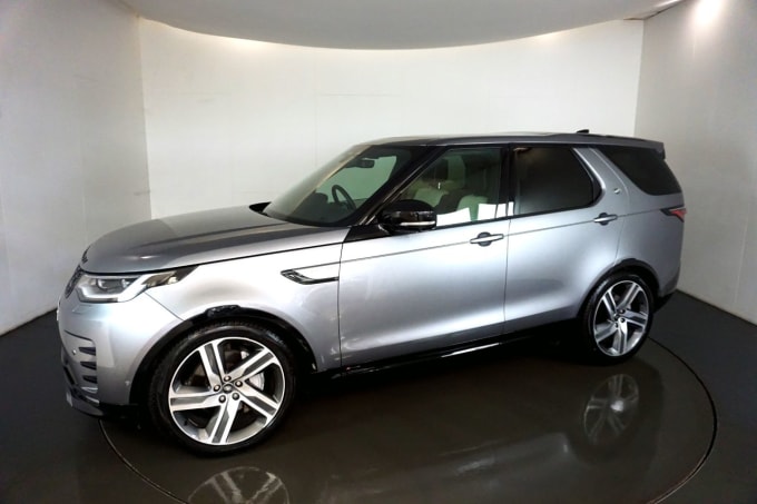 2024 Land Rover Discovery 5