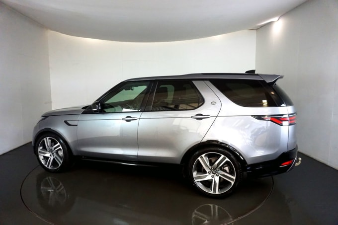 2024 Land Rover Discovery 5