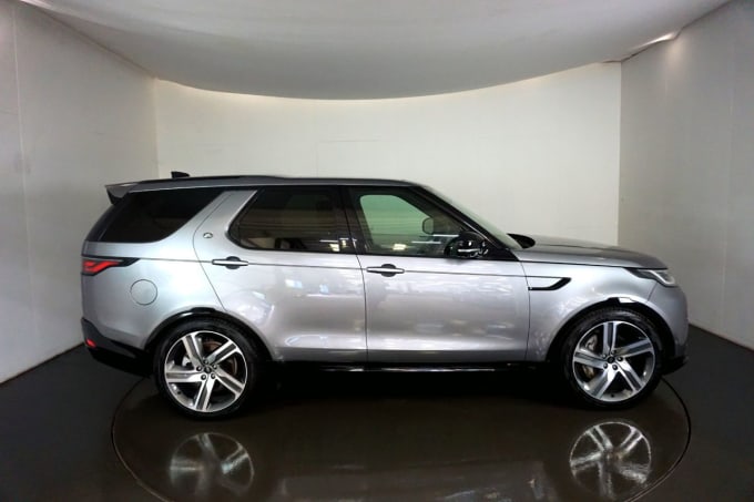 2024 Land Rover Discovery 5