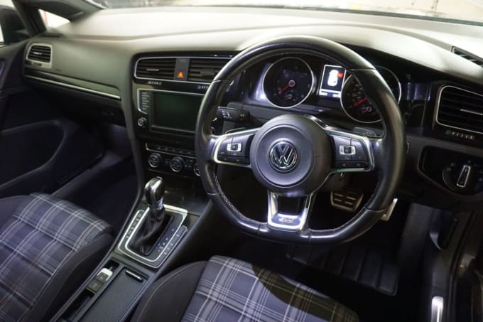 2024 Volkswagen Golf