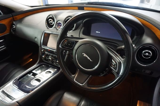 2025 Jaguar Xj