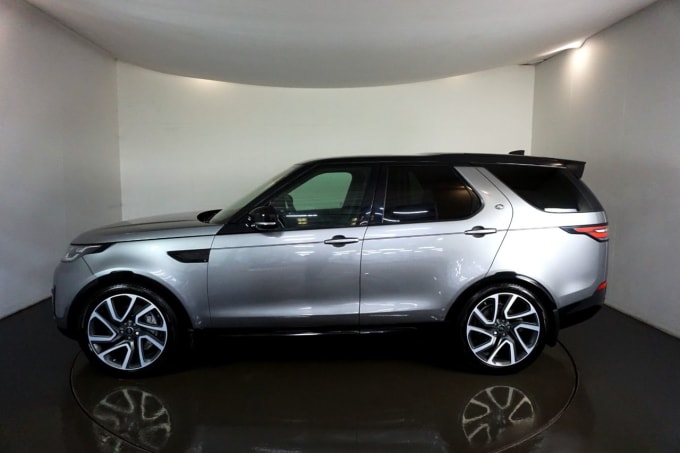 2024 Land Rover Discovery 5