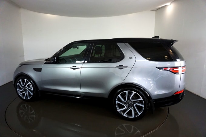 2024 Land Rover Discovery 5