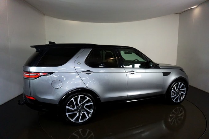 2024 Land Rover Discovery 5