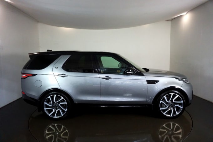 2024 Land Rover Discovery 5