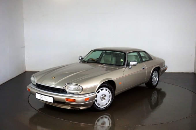 2025 Jaguar Xjs