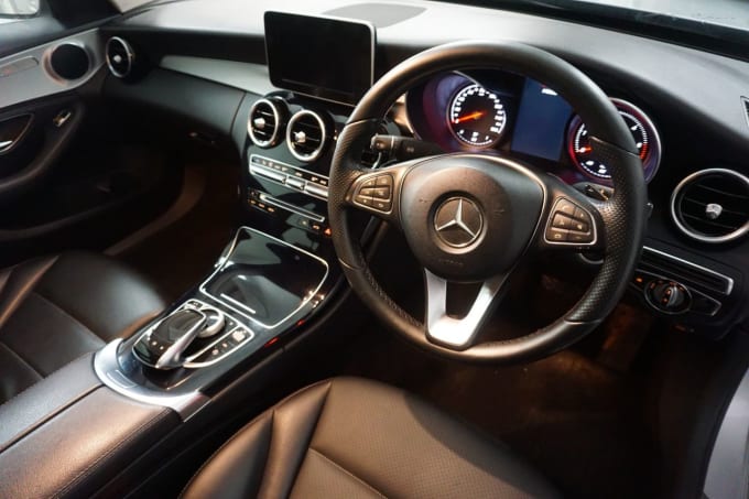 2025 Mercedes-benz C-class