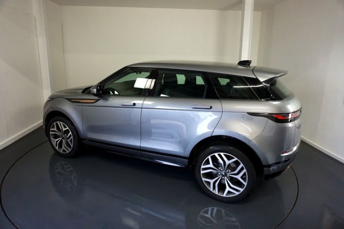 2025 Land Rover Range Rover Evoque