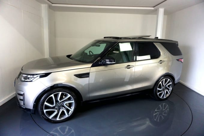 2025 Land Rover Discovery 5