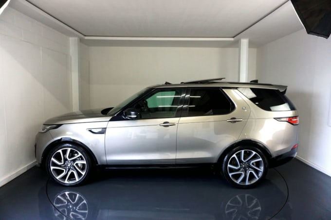 2025 Land Rover Discovery 5