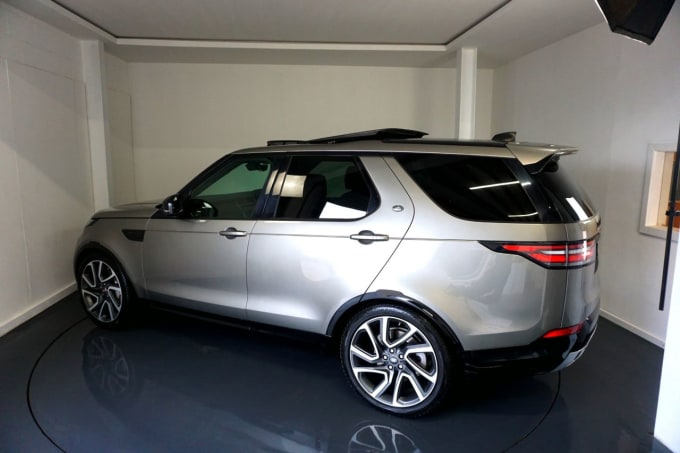 2025 Land Rover Discovery 5