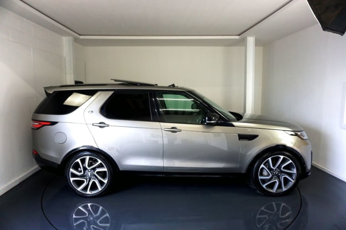 2025 Land Rover Discovery 5