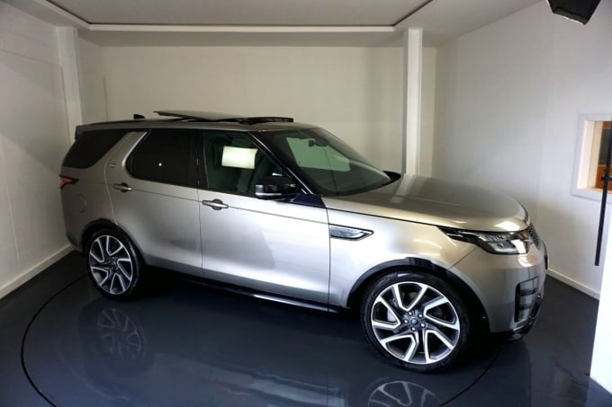 2025 Land Rover Discovery 5