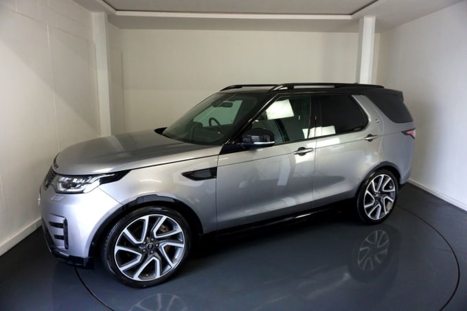 2025 Land Rover Discovery 5