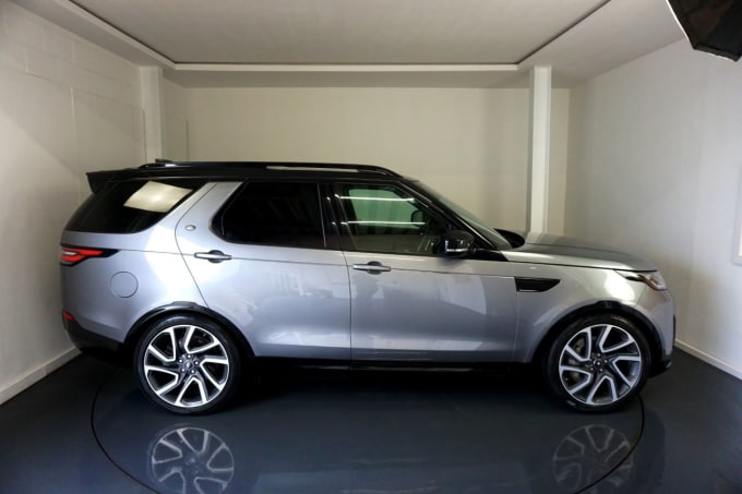 2025 Land Rover Discovery 5