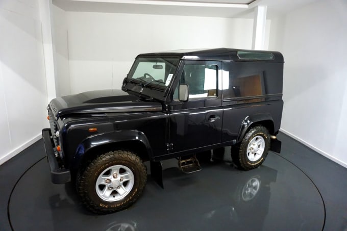 2025 Land Rover Defender 90