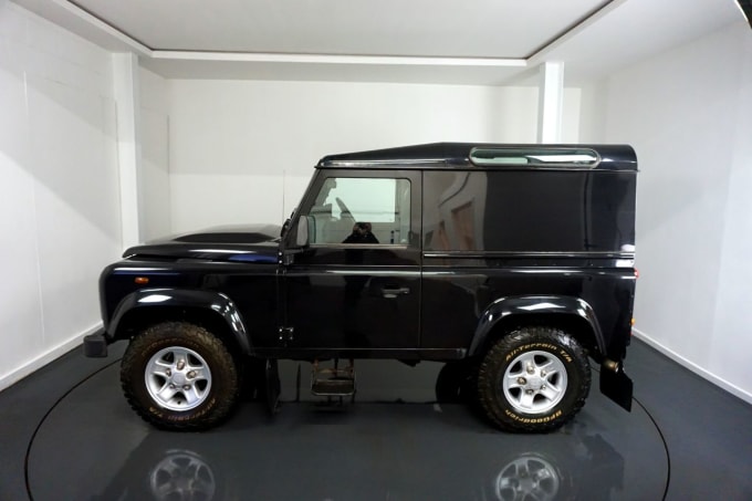 2025 Land Rover Defender 90