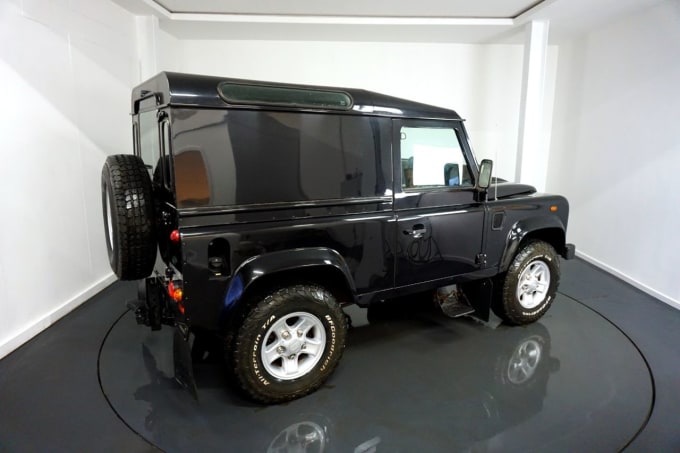 2025 Land Rover Defender 90