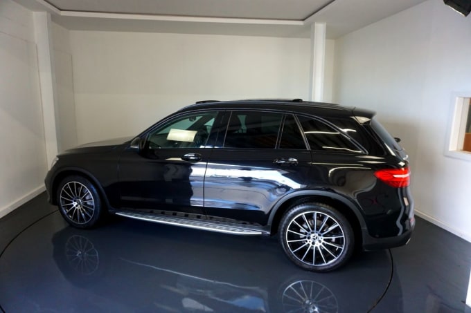 2025 Mercedes-benz Glc-class