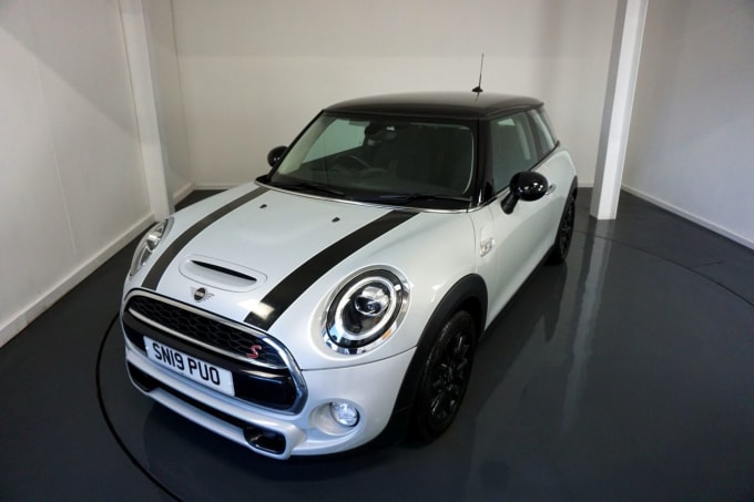 2025 Mini Hatch