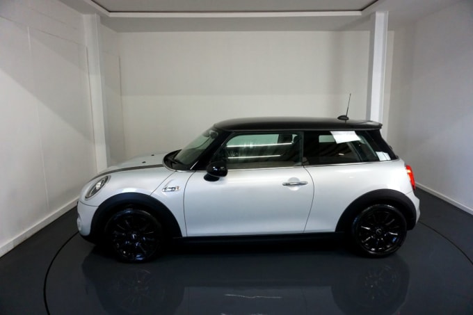 2025 Mini Hatch