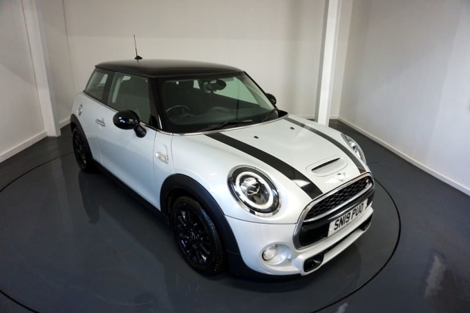 2025 Mini Hatch