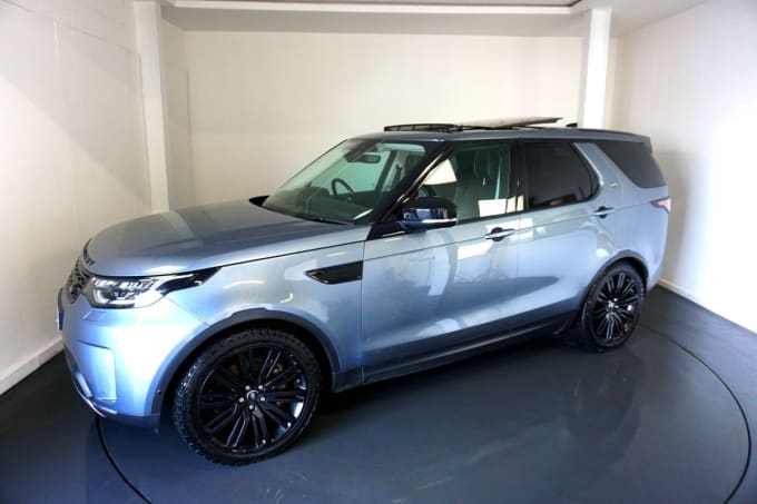 2025 Land Rover Discovery 5