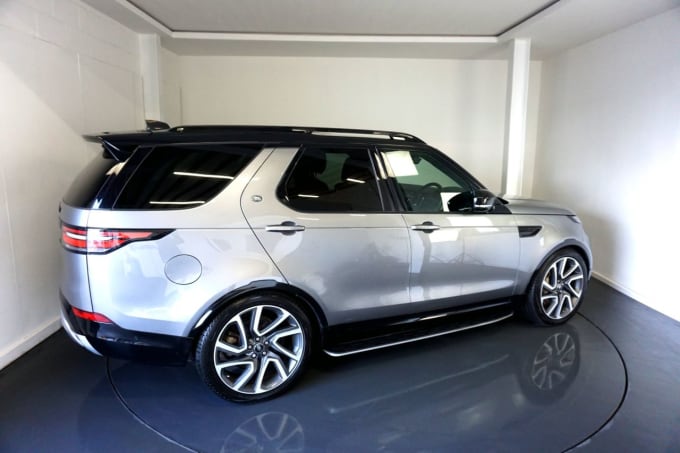 2025 Land Rover Discovery 5