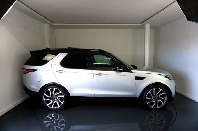 2025 Land Rover Discovery 5