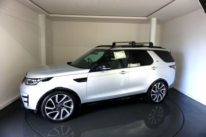 2025 Land Rover Discovery 5