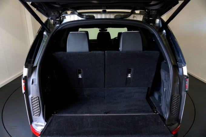 2025 Land Rover Discovery 5