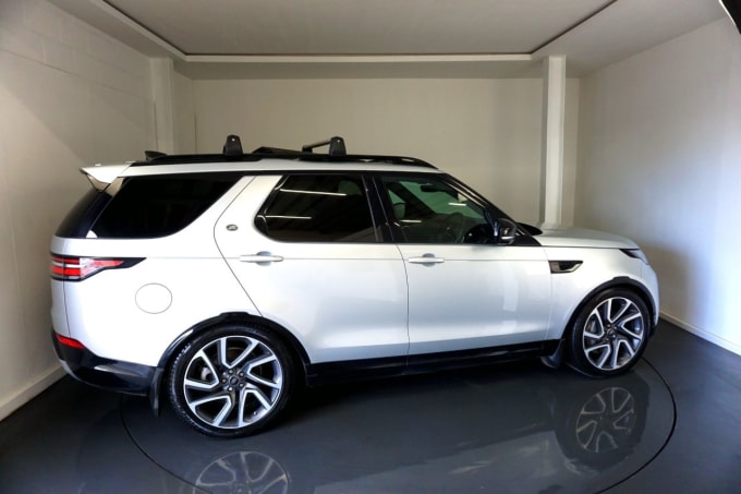 2025 Land Rover Discovery 5