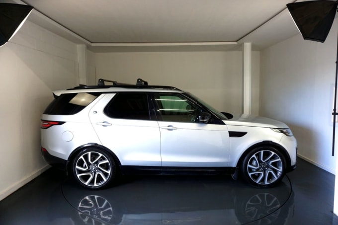 2025 Land Rover Discovery 5