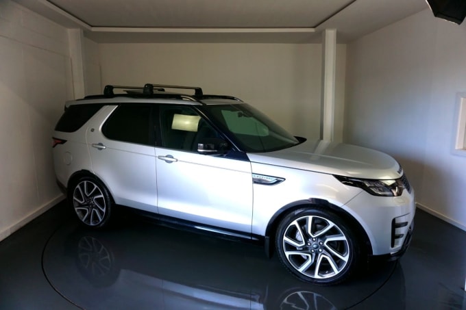 2025 Land Rover Discovery 5