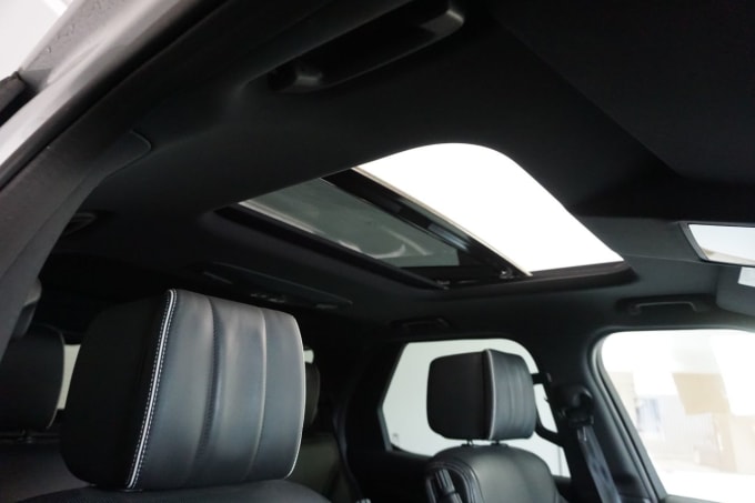 2025 Land Rover Discovery 5