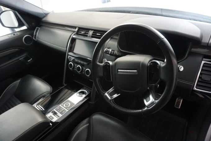 2025 Land Rover Discovery 5