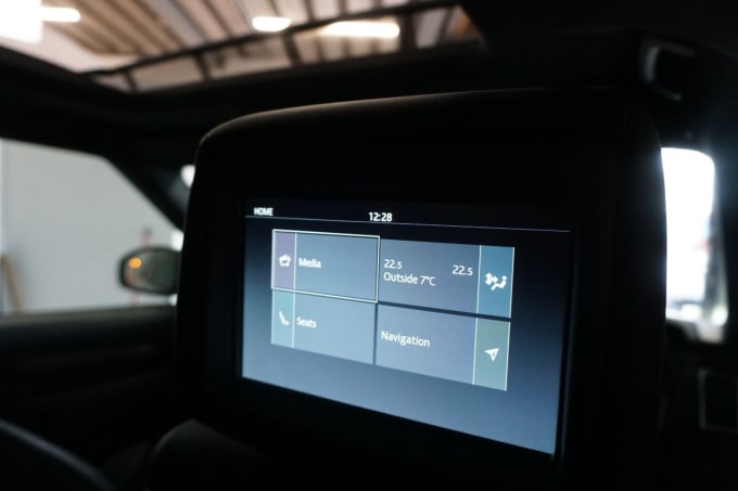 2025 Land Rover Discovery 5