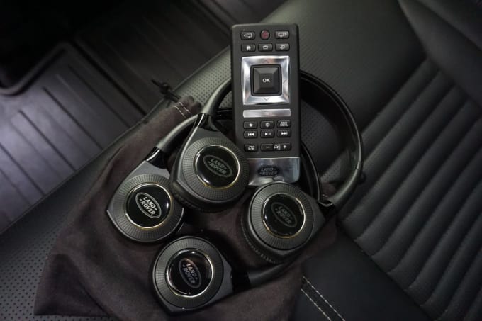 2025 Land Rover Discovery 5