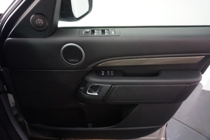 2025 Land Rover Discovery 5