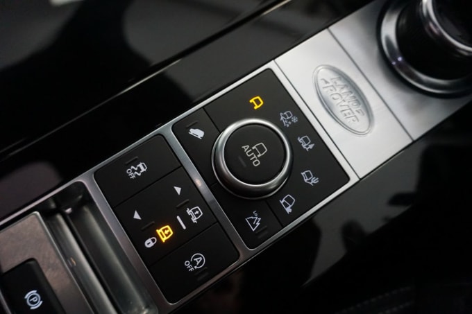 2025 Land Rover Discovery 5