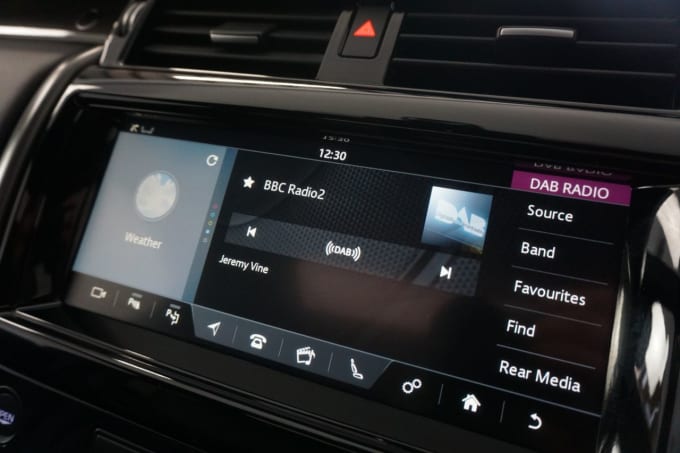 2025 Land Rover Discovery 5